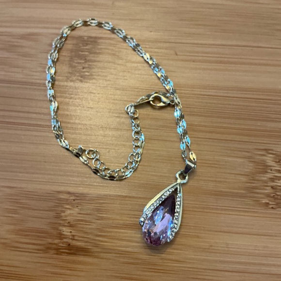 Jewelry - Elegant Golden and Purple Teardrop Pendant Necklace 20”